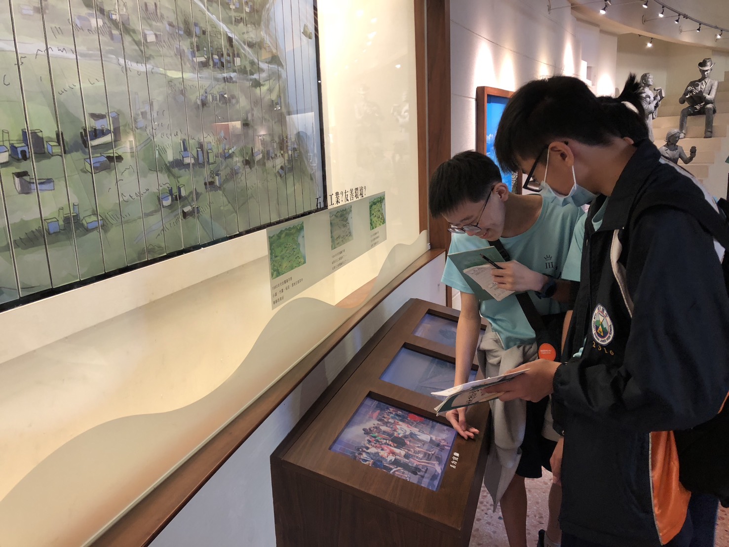 09_參觀新竹241藝術空間，動手做一幅屬於自己的展覽海報-1